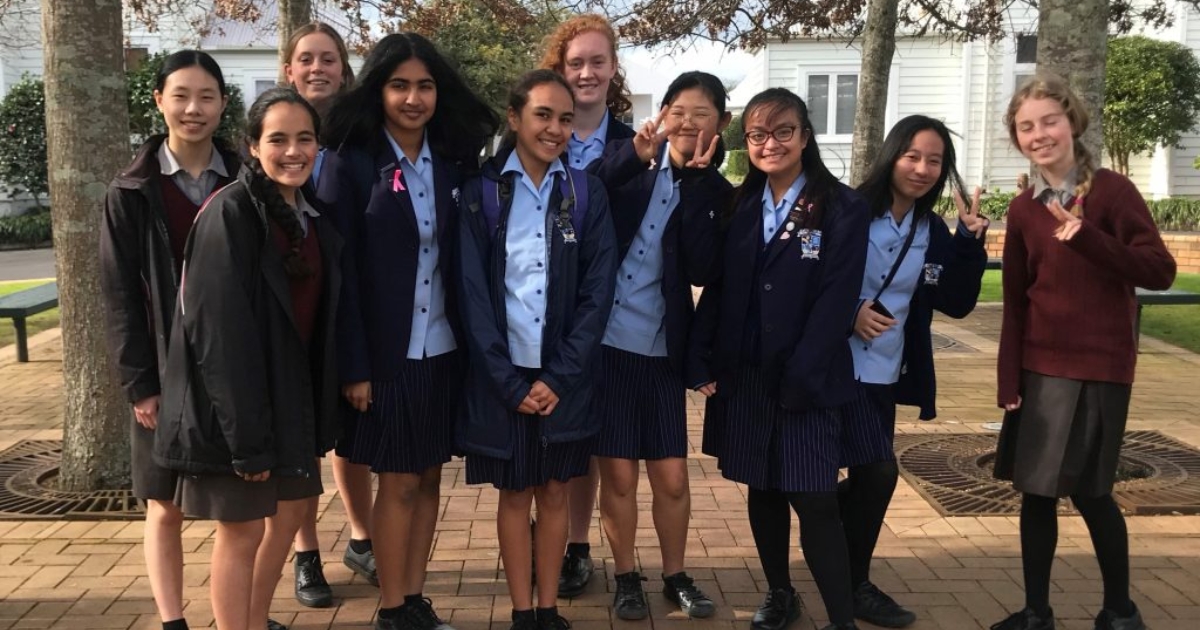 Hoạt động ngoại khóa tại trung học Carmel College