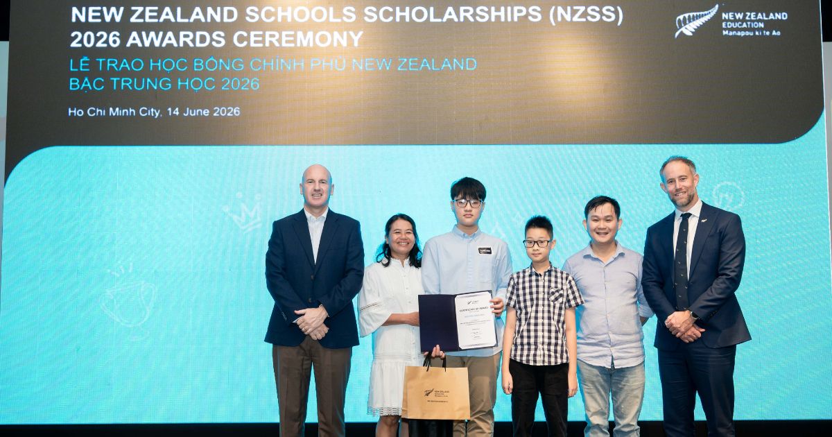 Học sinh Tùng Anh nhận học bổng NZSS 2026
